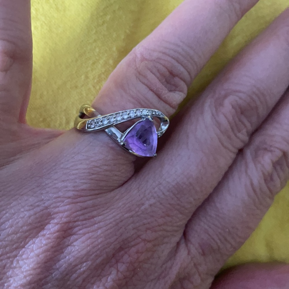 Beautiful sterling silver ring with amethyst and Diamond